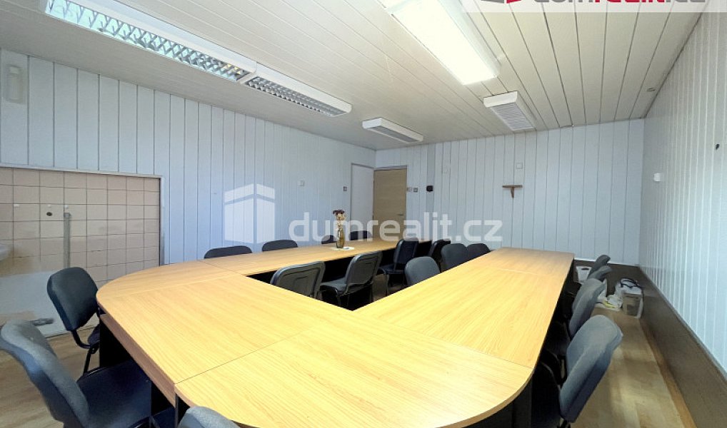 Pronájem výrobních prostor 913 m², Třeboň – náhled fotky 9