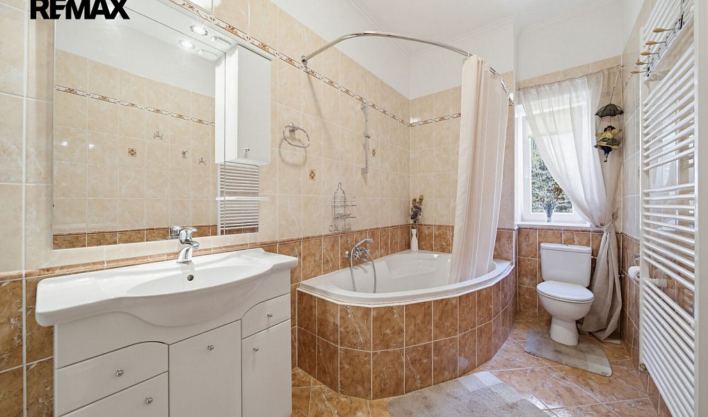 Prodej bytu 2+1 66 m², Karlovy Vary – náhled fotky 20