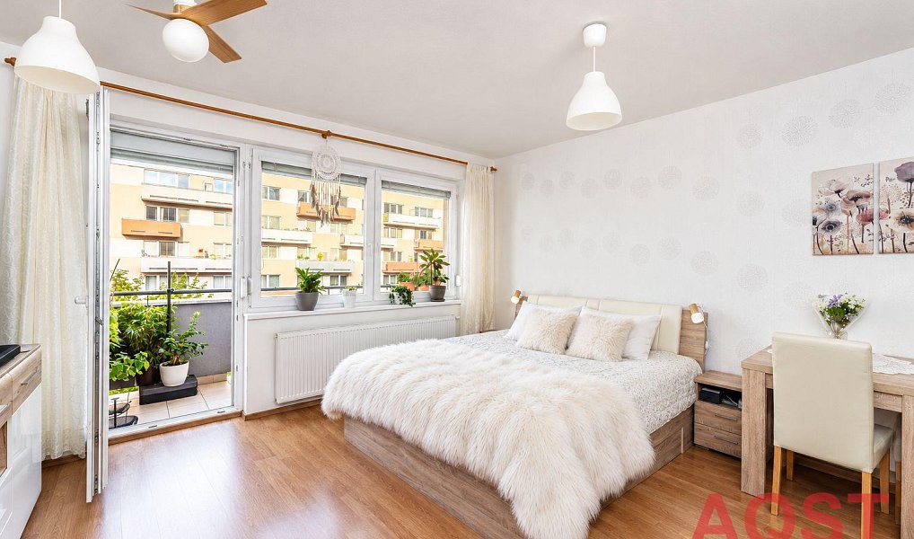Prodej bytu 1+kk 43 m², Praha – náhled fotky 10