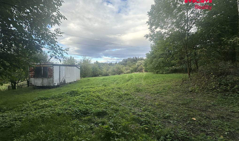 Prodej stavebního pozemku 2 370 m², Smolnice – náhled fotky 2
