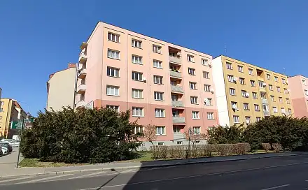 Prodej bytu 2+1 55 m², Májová, Cheb