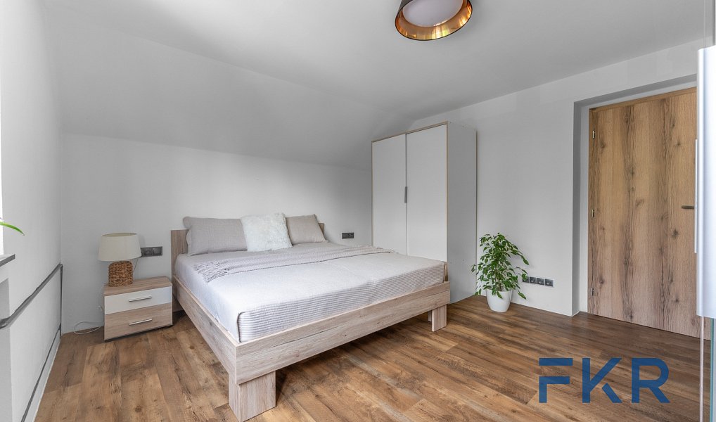 Prodej domu 265 m² s pozemkem 1 297 m², Studenec – náhled fotky 10
