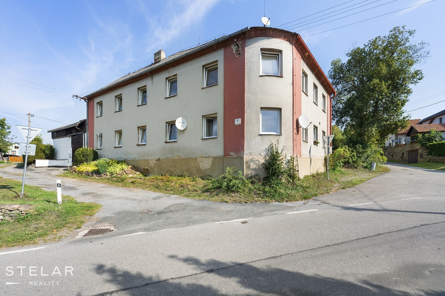 Prodej nájemního domu, činžáku 248 m² – fotografie 2