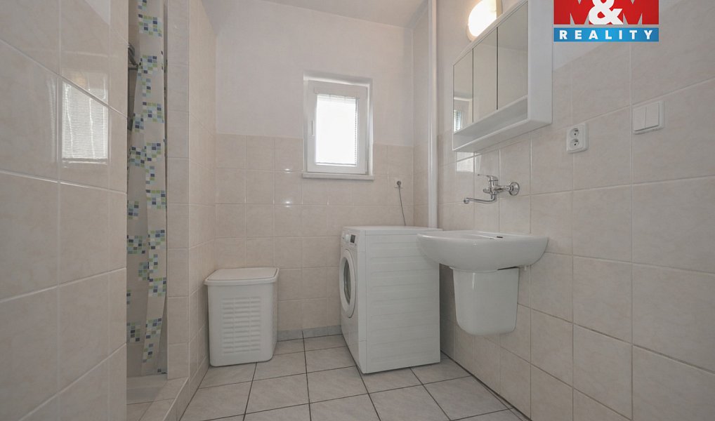 Prodej domu 250 m² s pozemkem 978 m², Stáj – náhled fotky 4