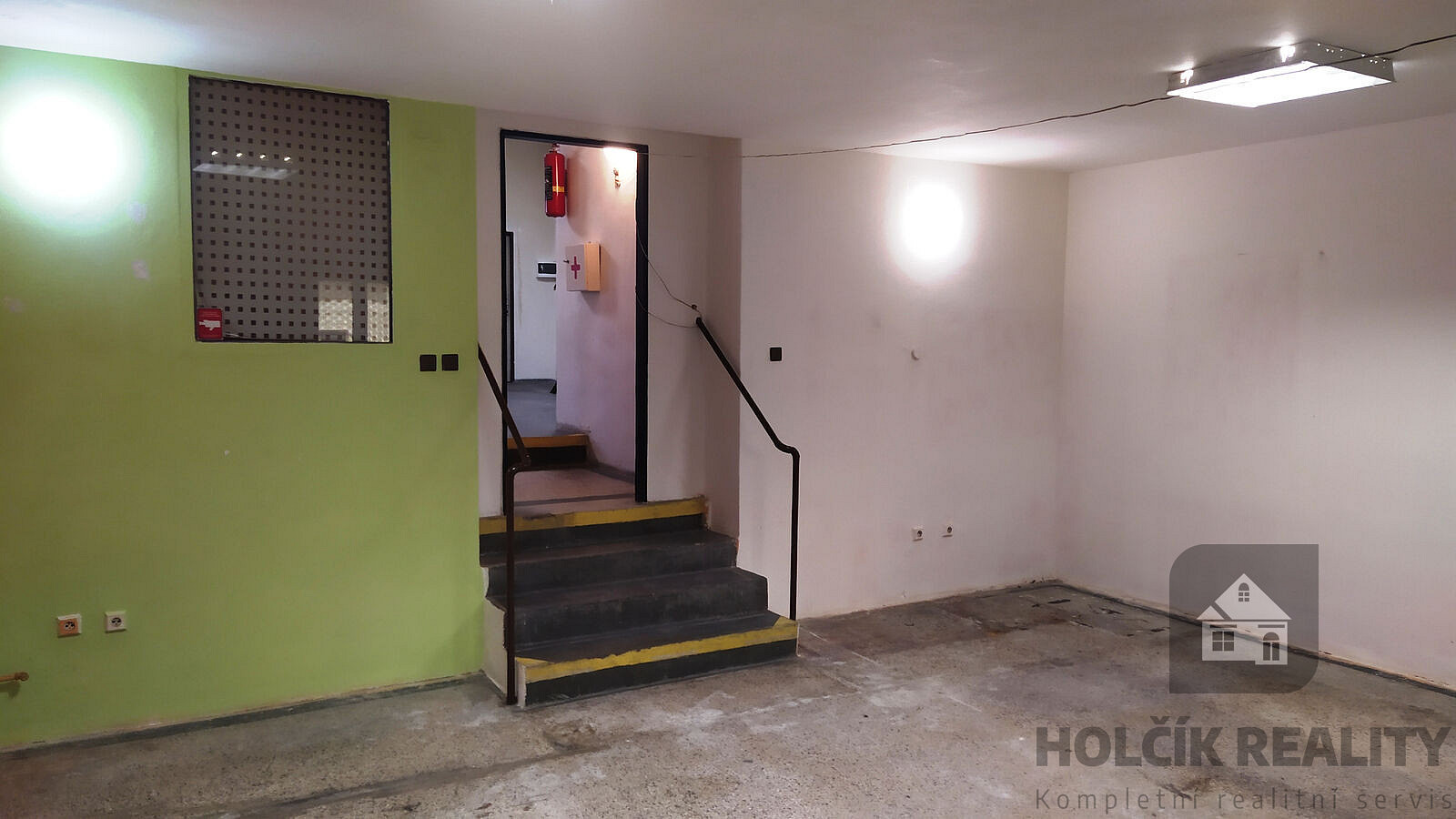 Pronájem obchodních prostor 144 m²