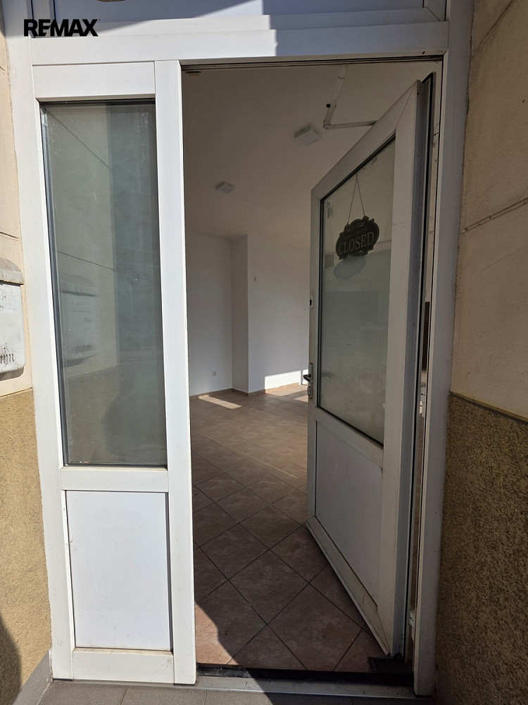 Pronájem obchodních prostor 53 m² – pohled 6