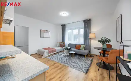 Prodej bytu 1+kk 27 m², Jungmannova, Unhošť, okres Kladno