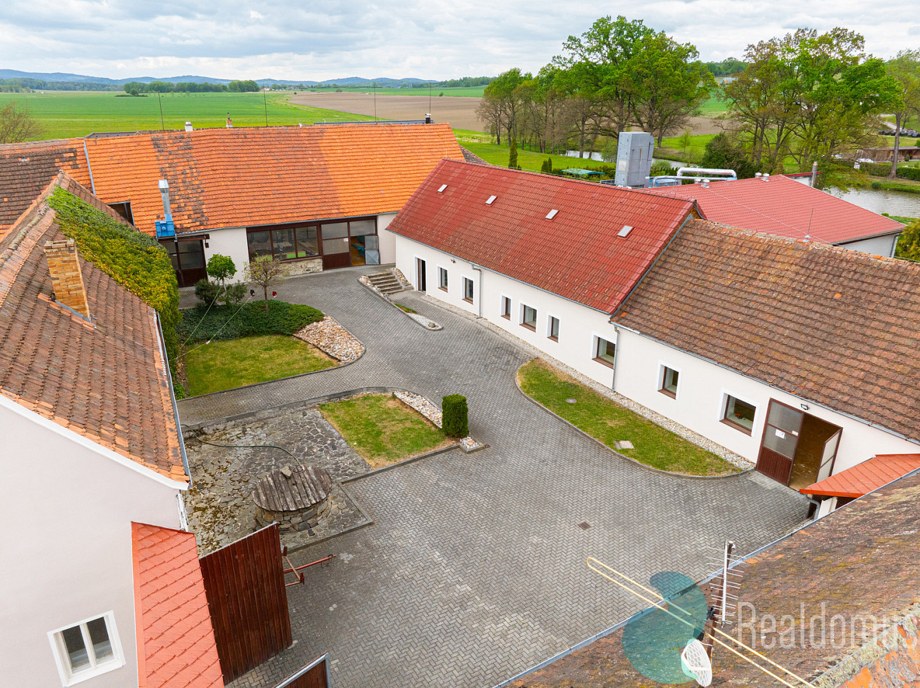 Prodej výrobních prostor 1 075 m² — photo 3