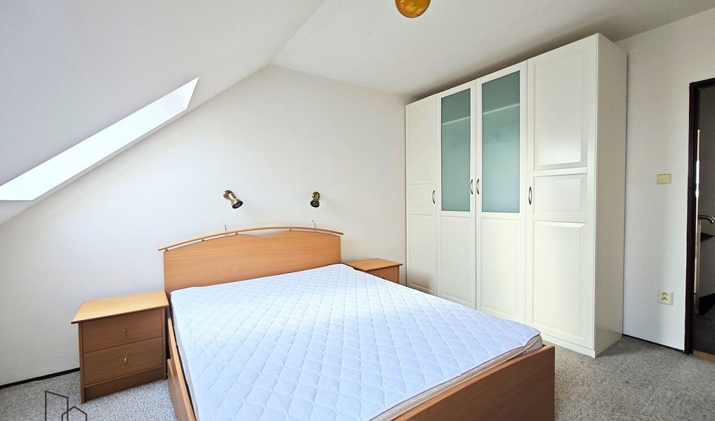 Pronájem domu 200 m² s pozemkem 182 m², Hostivice – náhled fotky 9