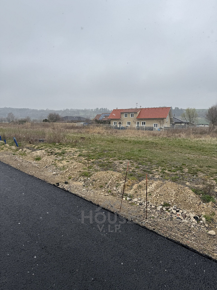 Prodej stavebního pozemku 803 m² — photo 3