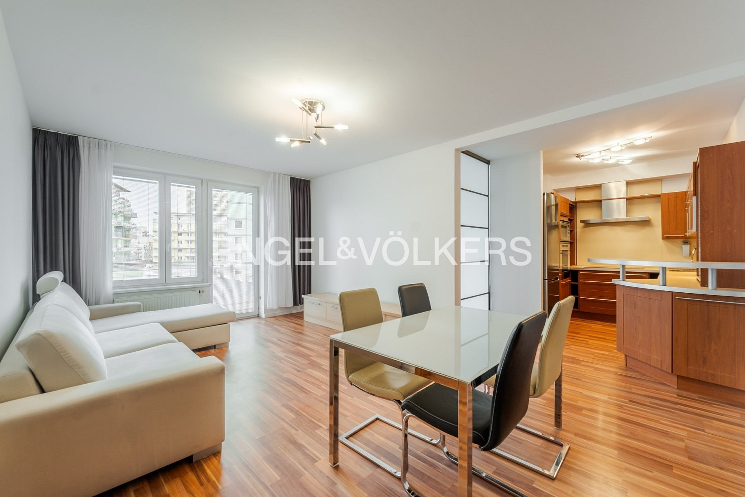 Pronájem bytu 3+kk 82 m²