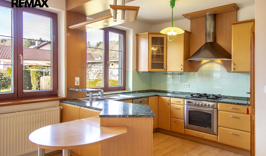 Prodej domu 302 m² s pozemkem 1 176 m², Ratiboř – náhled fotky 13