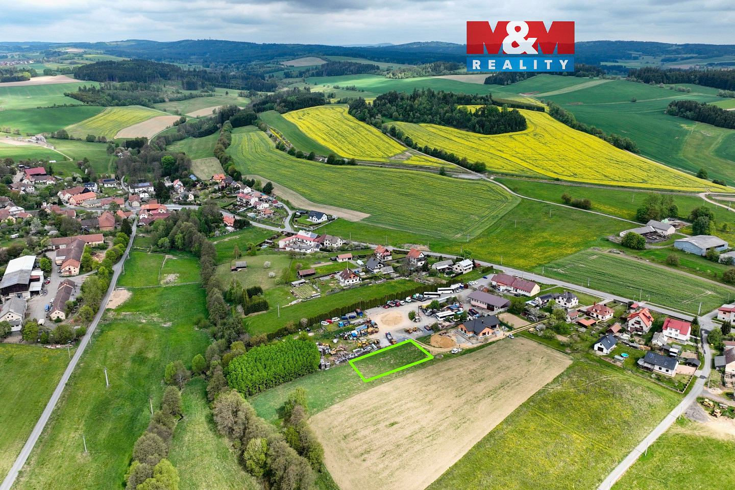 Prodej stavebního pozemku 2 569 m²