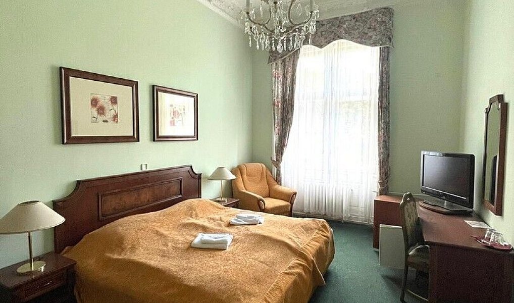 Prodej ubytovacího objektu 1 316 m², Karlovy Vary – náhled fotky 14