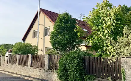 Prodej domu 235 m² s pozemkem 1 127 m², Zlatá, okres Praha-východ