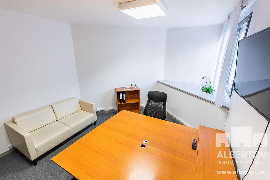 Pronájem kanceláře 35 m² – fotografie 2