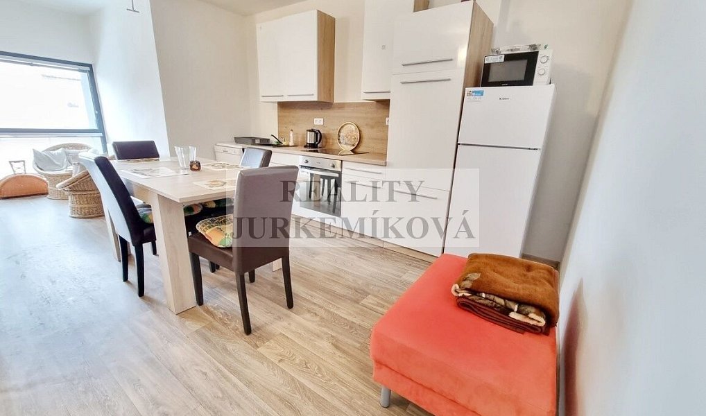 Pronájem domu 200 m² s pozemkem 447 m², Černá v Pošumaví – náhled fotky 3