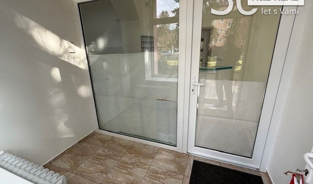Pronájem obchodních prostor 200 m², Vsetín – náhled fotky 5