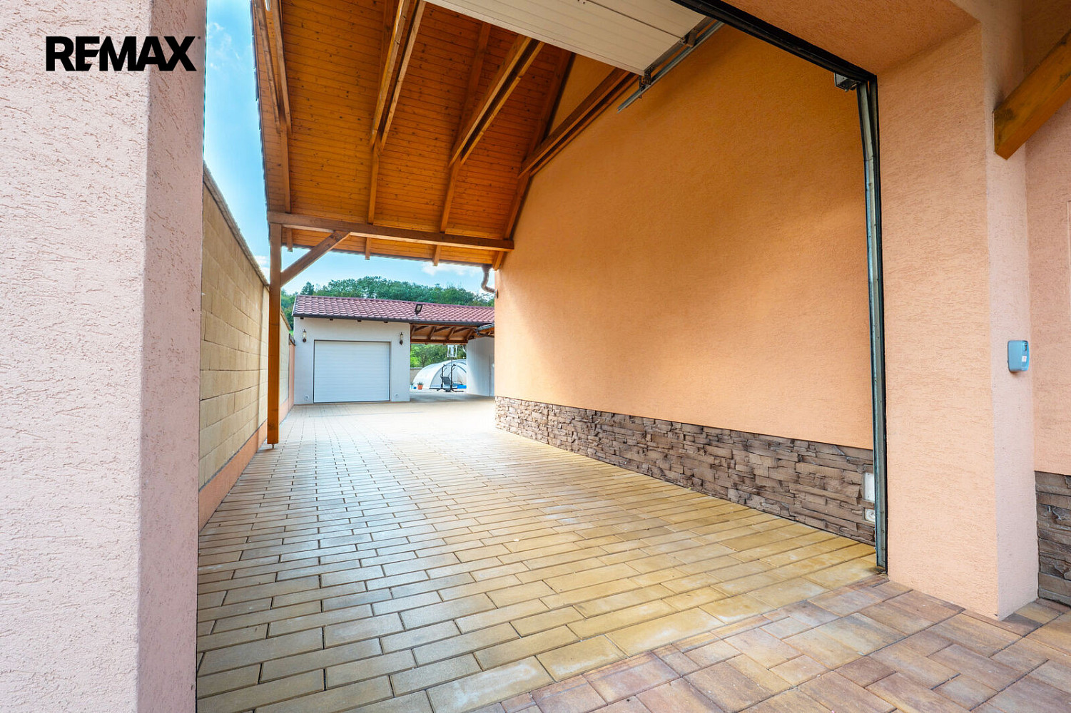Prodej domu 351 m² s pozemkem 586 m² – fotografie 3