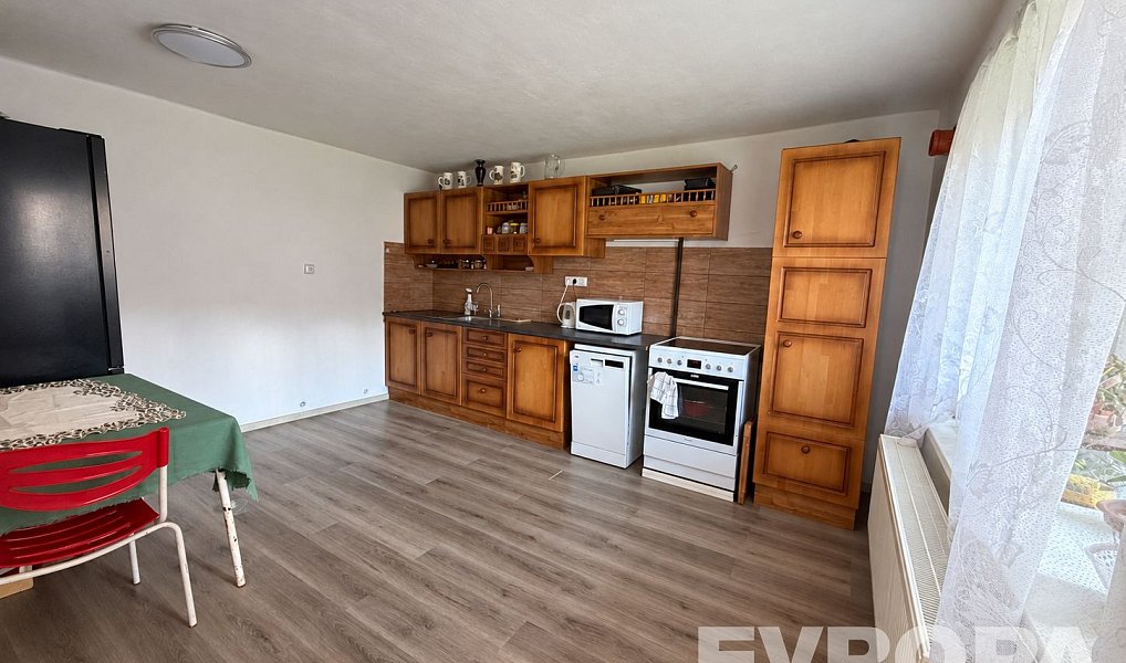 Prodej domu 205 m² s pozemkem 708 m², Lnáře – náhled fotky 11