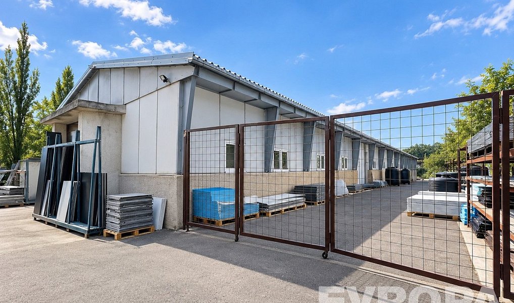 Prodej výrobních prostor 1 200 m², Chotíkov – náhled fotky 3