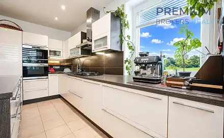 Prodej domu 148 m² s pozemkem 286 m², Sasanková, Zeleneč, okres Praha-východ