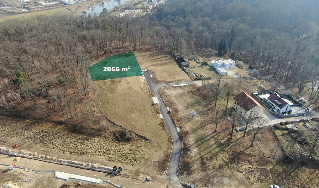 Prodej stavebního pozemku 2 066 m², Hluboká nad Vltavou – náhled fotky 2
