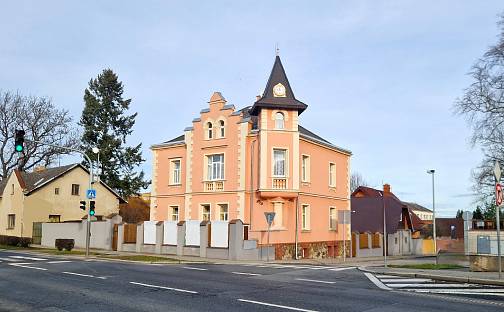 Prodej vily 360 m² s pozemkem 537 m², Přátelství, Praha 10 - Uhříněves