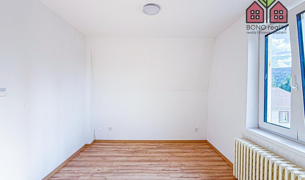 Pronájem bytu 3+1 69 m², Trmice – náhled fotky 11