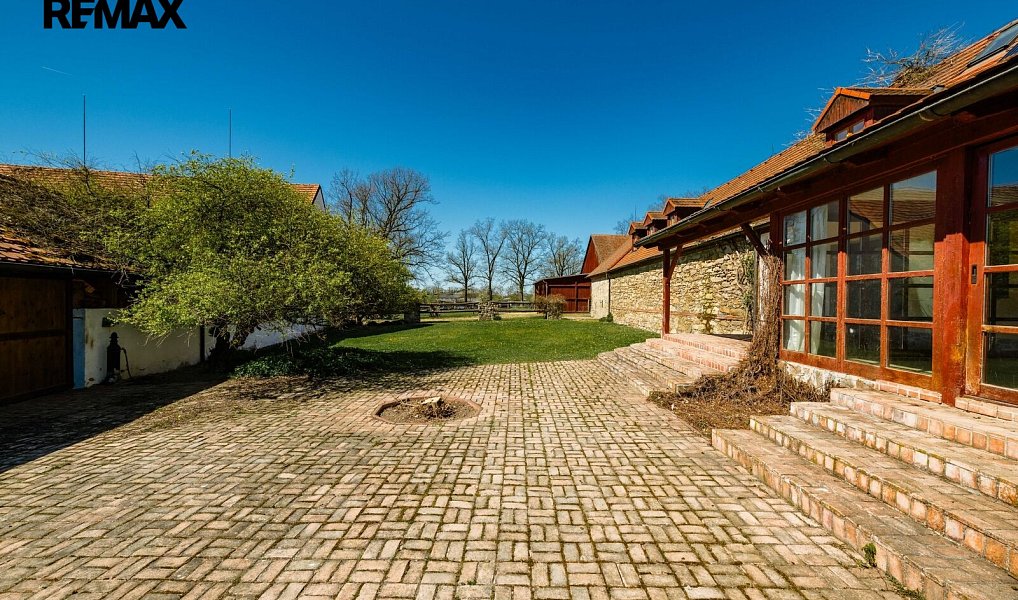 Prodej zemědělského objektu 770 m², Buzice – náhled fotky 8