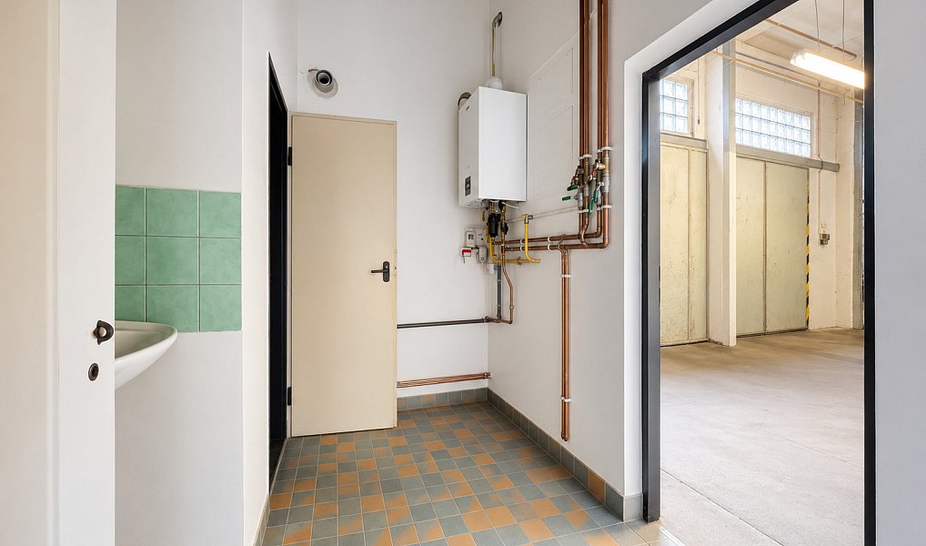 Prodej výrobních prostor 600 m², Pardubice – náhled fotky 8