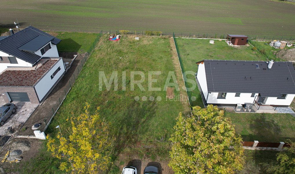 Prodej stavebního pozemku 880 m², Březno – fotka 1 z 13