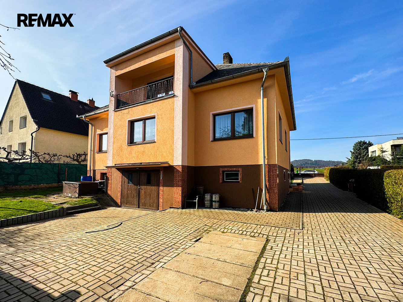 Prodej domu 300 m² s pozemkem 801 m² – fotografie 2