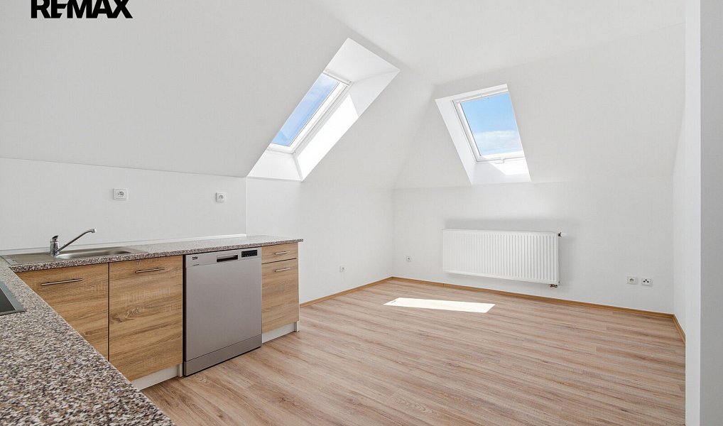 Prodej domu 250 m² s pozemkem 749 m², Kasejovice – náhled fotky 28
