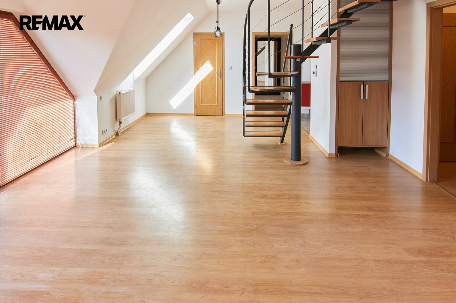 Pronájem bytu 4+kk 99 m² - Więcej