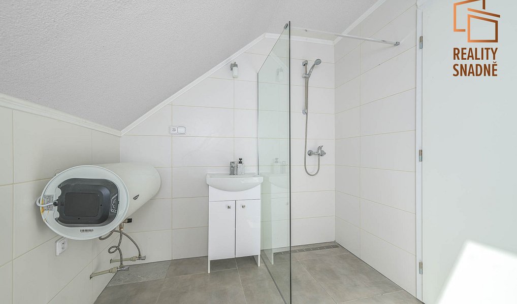 Prodej domu 160 m² s pozemkem 234 m², Vlkov pod Oškobrhem – náhled fotky 11