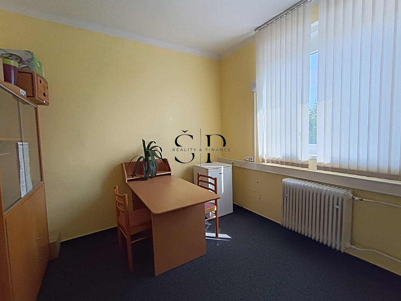 Pronájem kanceláře 600 m²