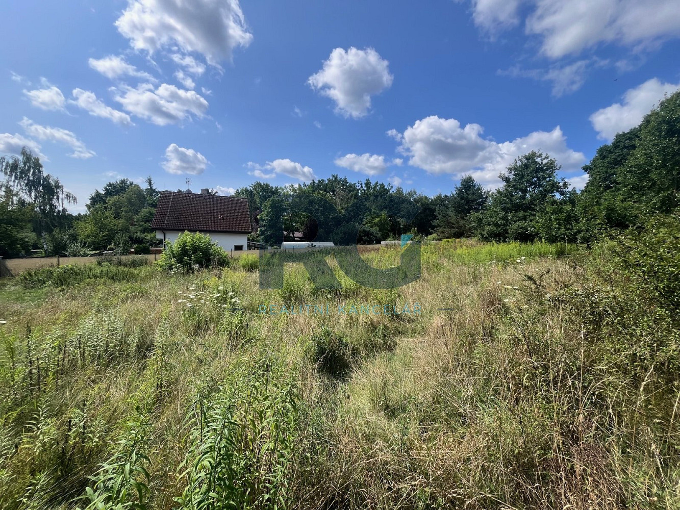 Prodej stavebního pozemku 1 028 m² – fotografie 2