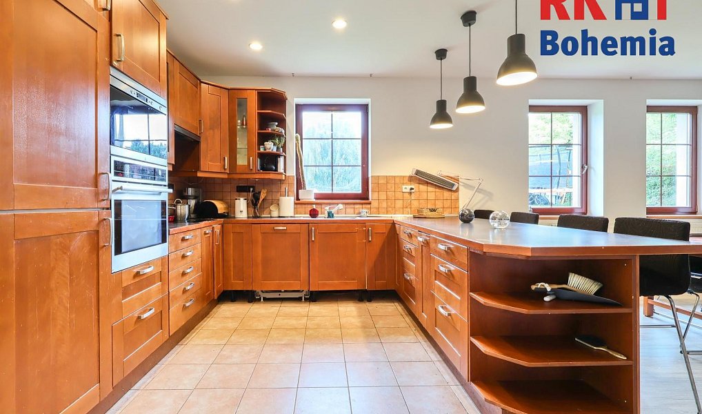 Prodej domu 309 m² s pozemkem 1 162 m², Úvaly – náhled fotky 5