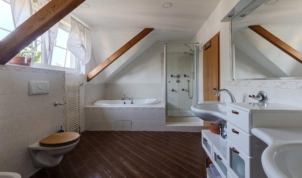 Prodej domu 187 m² s pozemkem 859 m², Skorkov – náhled fotky 22