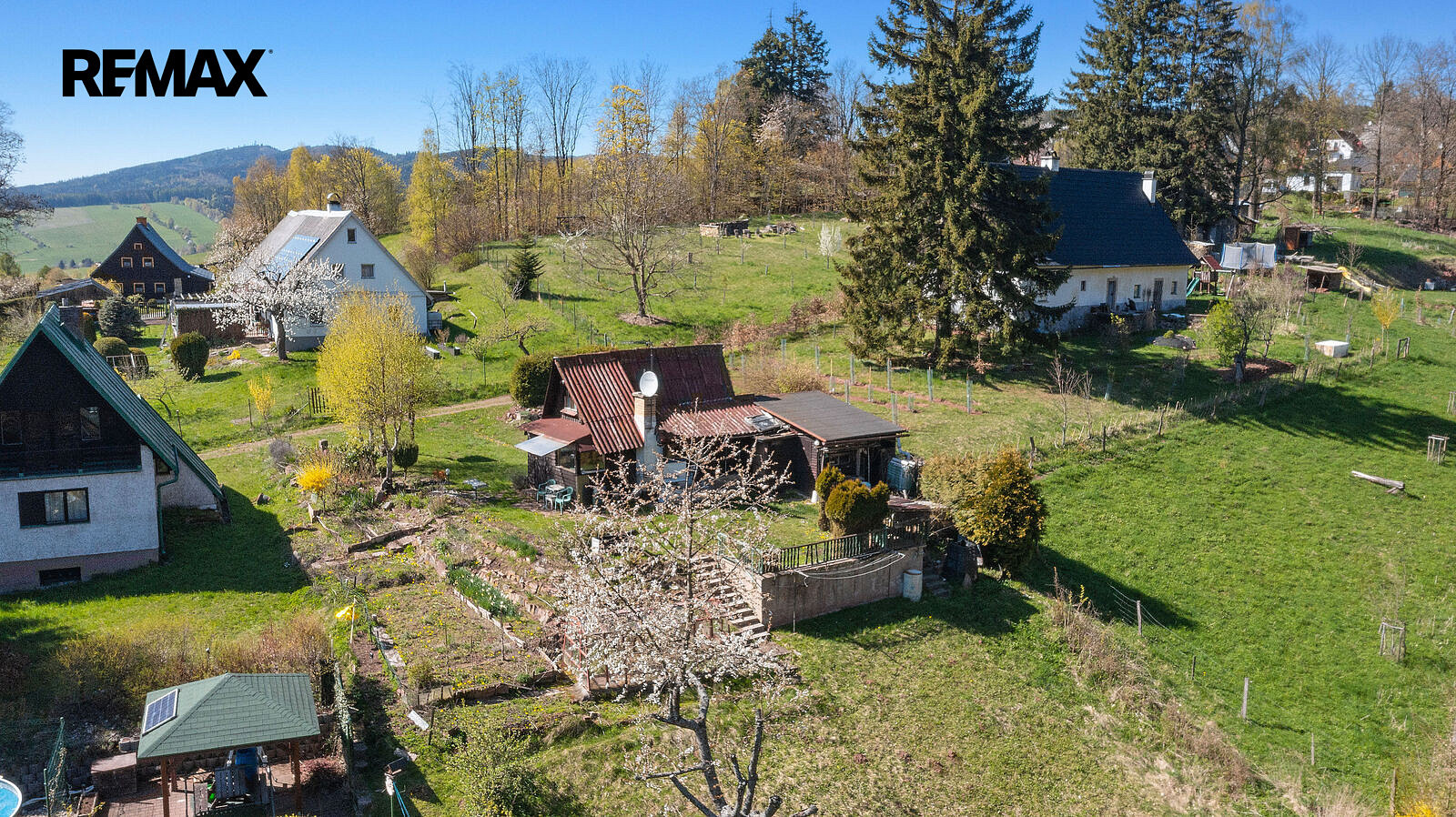 Prodej chaty/chalupy 45 m² s pozemkem 841 m² – fotografie 2