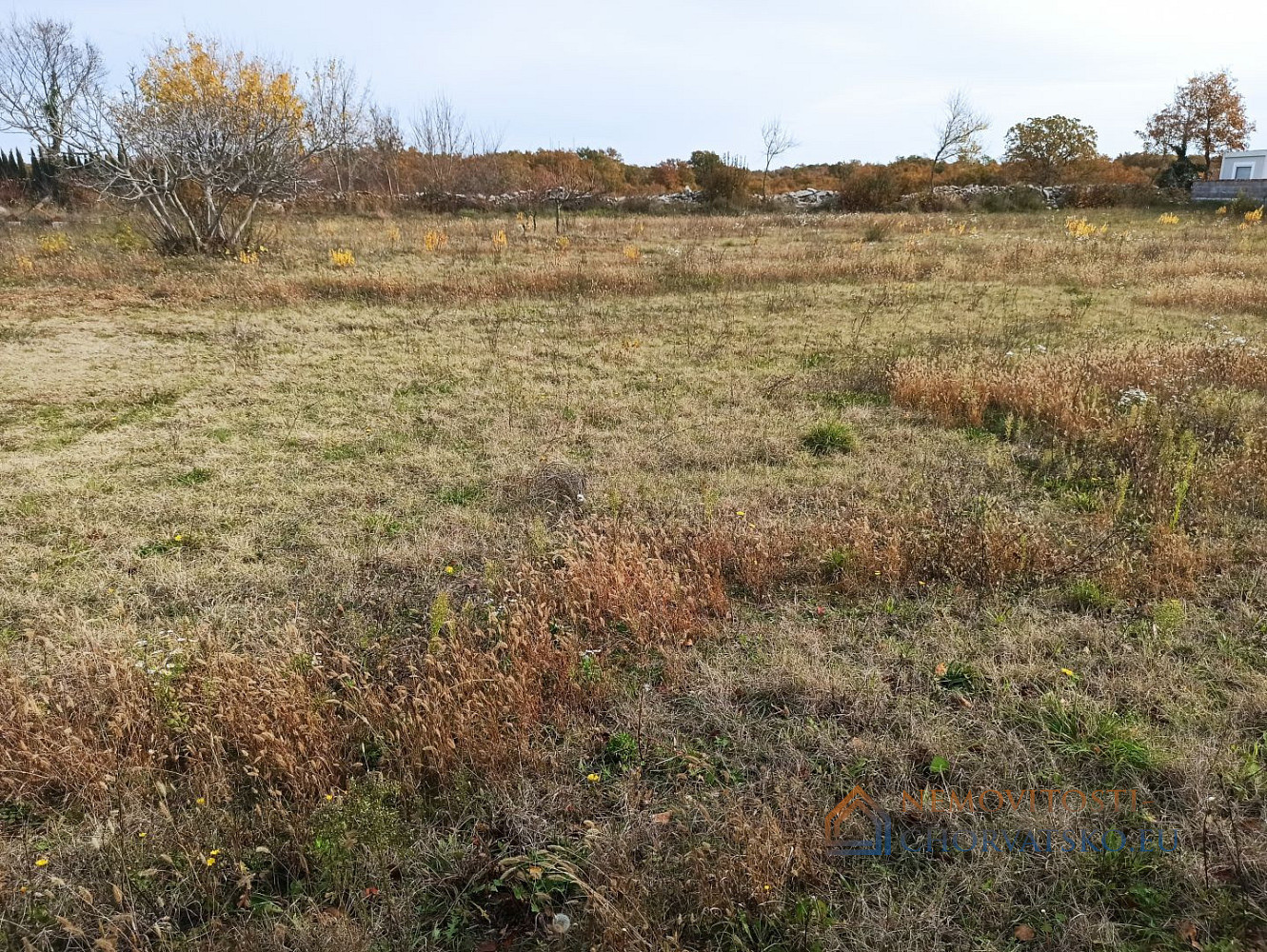 Prodej stavebního pozemku 700 m² - Widok 2