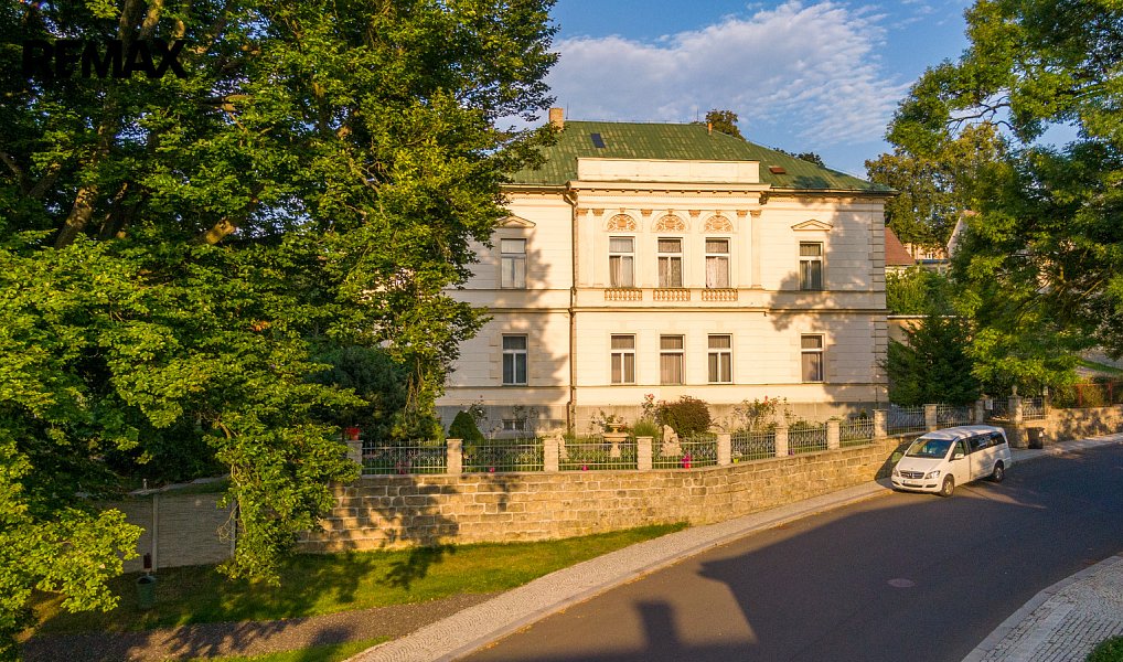 Prodej domu 543 m² s pozemkem 2 151 m², Kamenický Šenov – náhled fotky 3