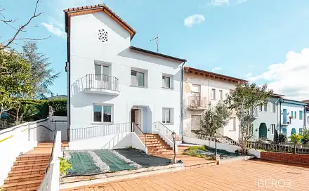 Prodej domu 304 m² s pozemkem 304 m², Oviedo, Španělsko