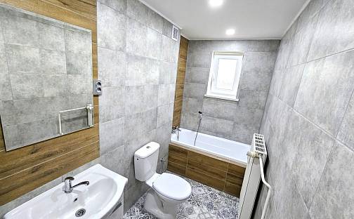 Pronájem bytu 3+1 63 m², Májová, Ústí nad Labem - Neštěmice