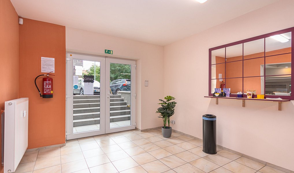 Prodej obchodních prostor 68 m², Praha – náhled fotky 4