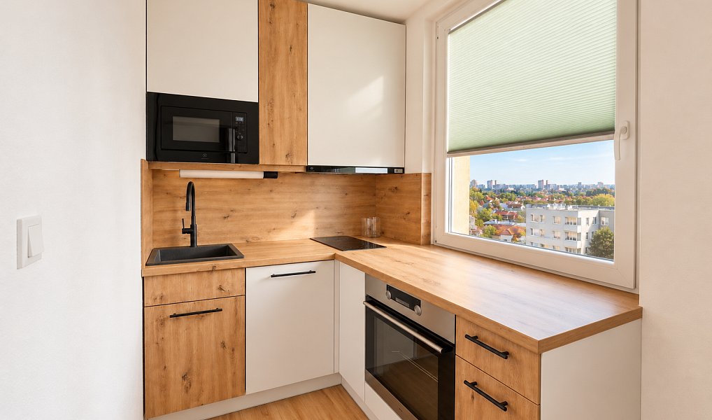 Prodej bytu 1+kk 30 m², Praha – náhled fotky 2