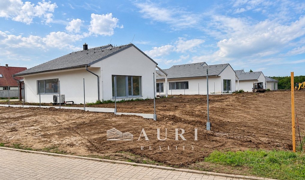 Prodej domu 158 m² s pozemkem 1 020 m², Kozomín – náhled fotky 15
