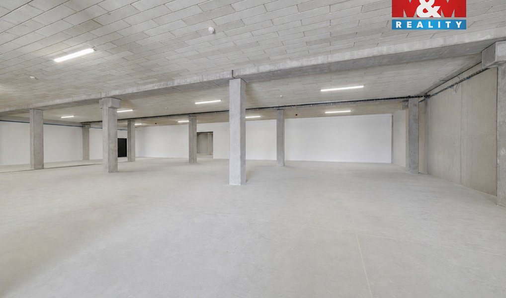 Pronájem skladovacích prostor 2 200 m², Cheb – náhled fotky 3