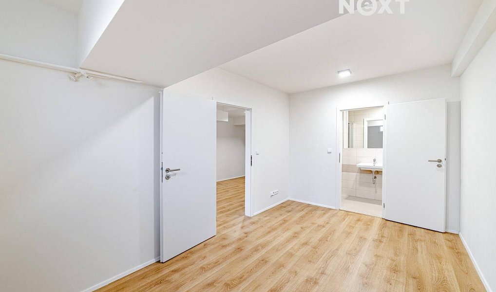 Prodej bytu 1+1 40 m², Praha – náhled fotky 2